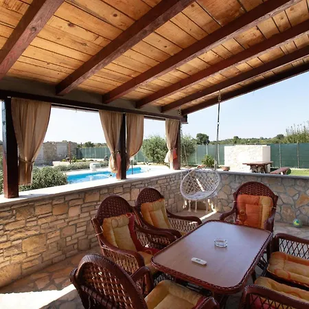 Ferienhaus Lovely In *