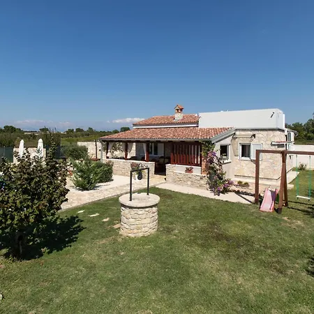 Lovely In Donji Zemunik