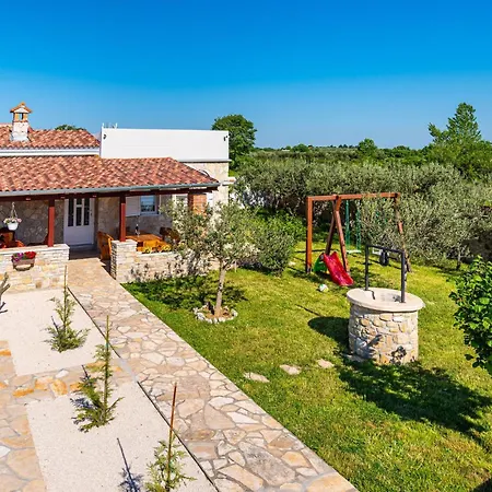 Lovely In * Donji Zemunik