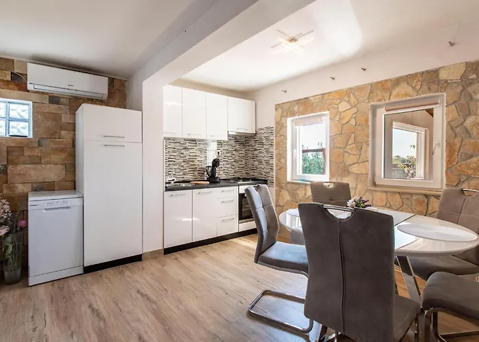 Lovely In Дом отдыха Donji Zemunik