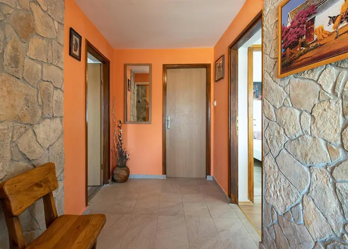 Lovely In Donji Zemunik