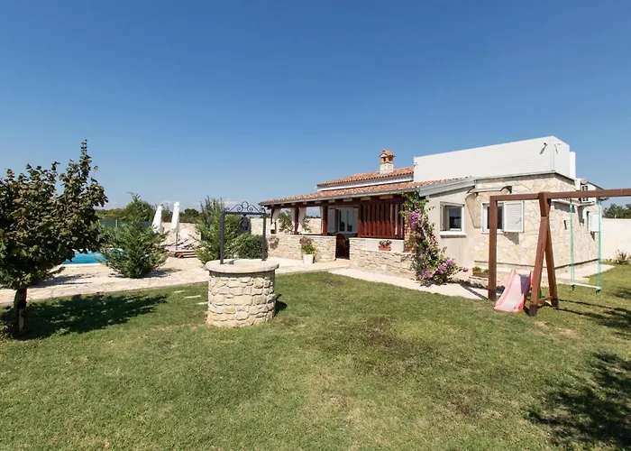 Lovely In * Donji Zemunik