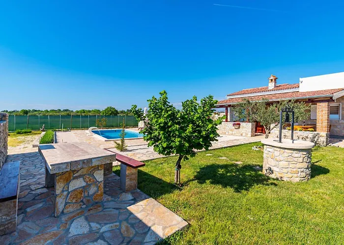 Lovely In Дом отдыха Donji Zemunik